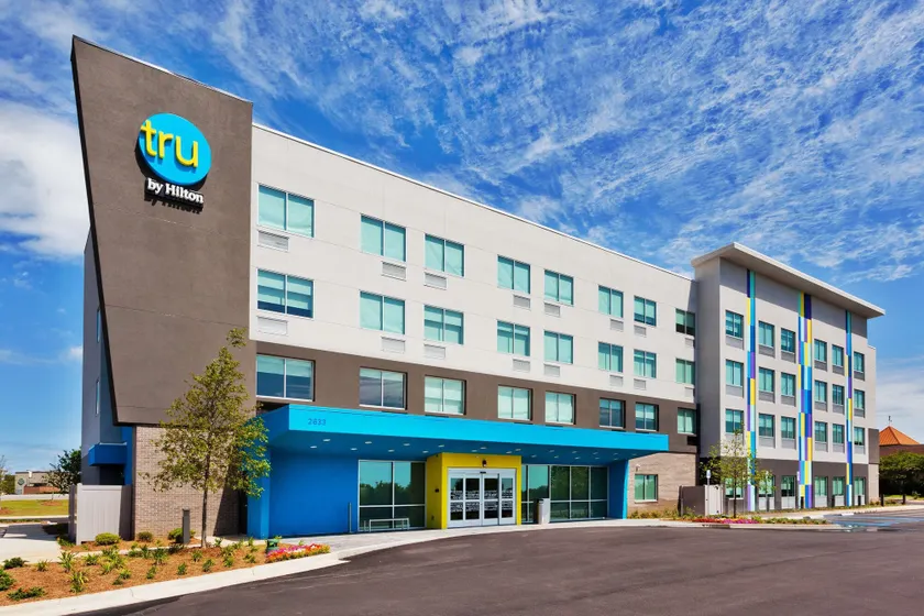 Tru By Hilton Prattville - Image 1