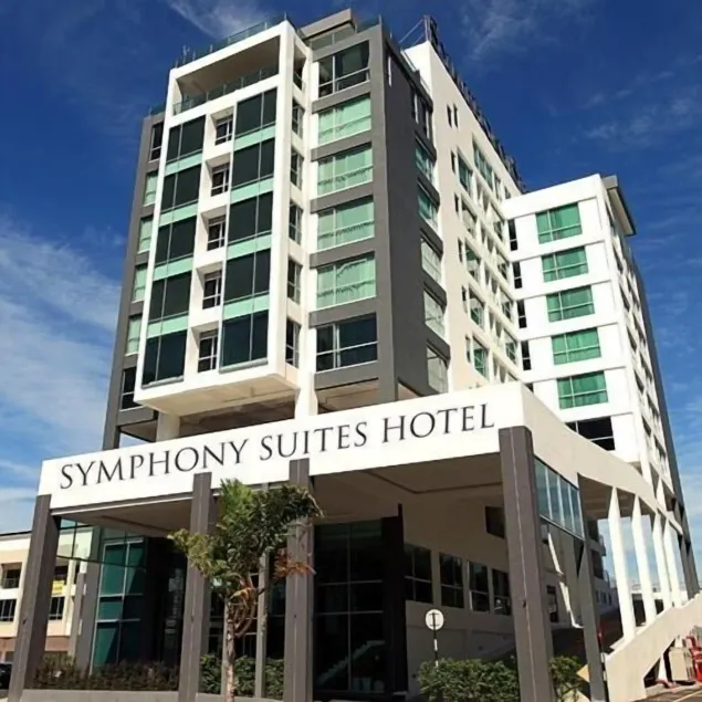 Symphony Suites Hotel - Image 1