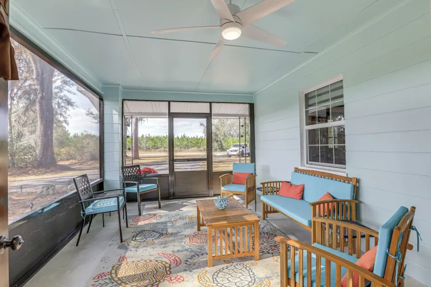 Pet-friendly Florida Escape w/ Patio & Fire Pit! - Image 1