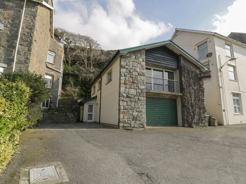 Borthwen - Image 1