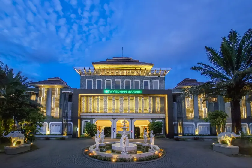 Wyndham Garden Yogyakarta Hotel Conference & Action Park - Image 1
