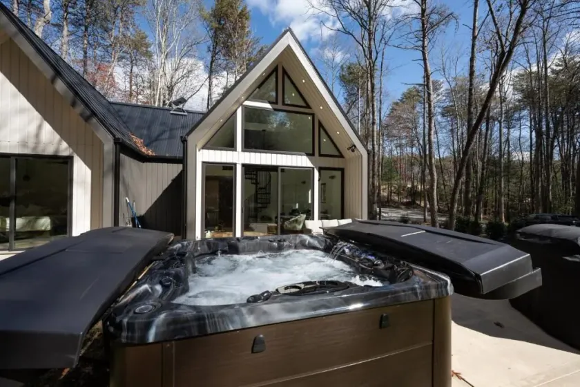Luxury Home - The Bungalow - Image 1