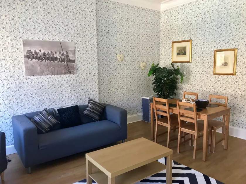 233 Leith Apartment - Image 1