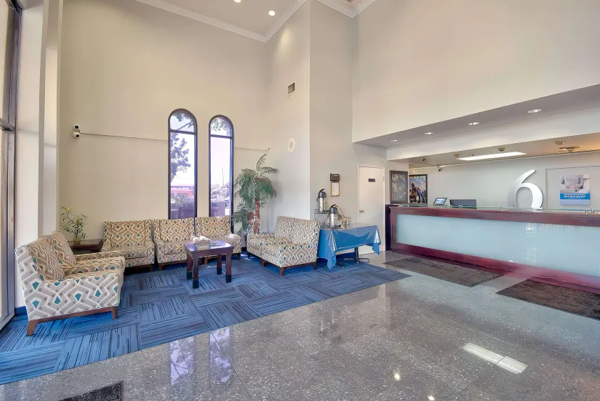 Studio 6 Suites Lawndale, CA South Bay - Hall
