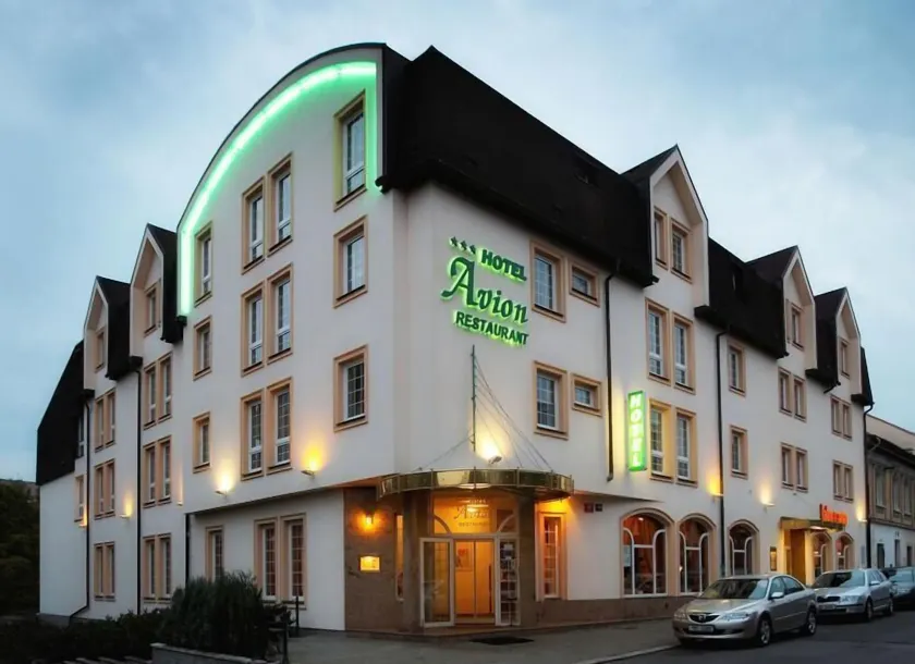 Hotel Avion - Image 1