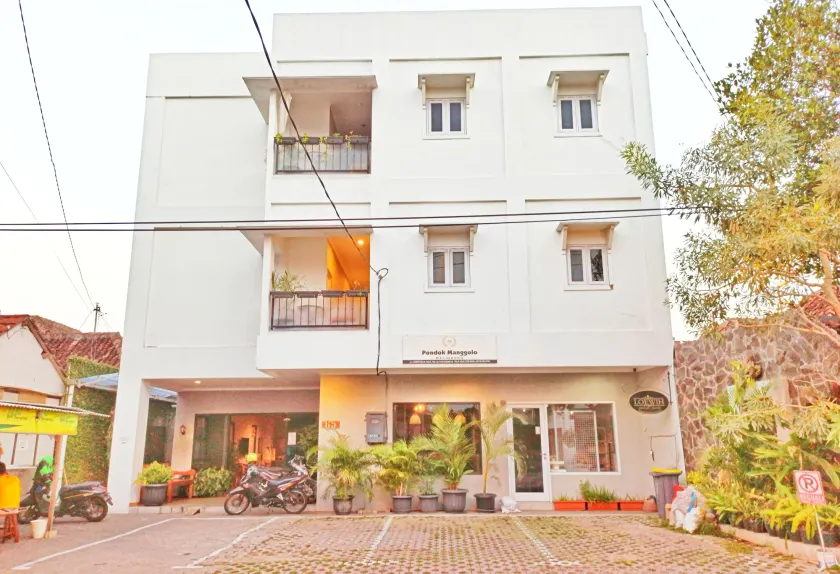 Manggolo Homestay Syariah - Image 1