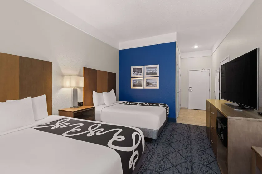 La Quinta Inn and Suites by Wyndham at WaTiki Waterpark - Image 1