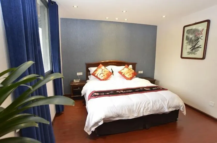 Wenjun Courtyard Hotel Chengdu ,English-Speaking , Pick-up Service ,Laundry Service , Local Tours - Room