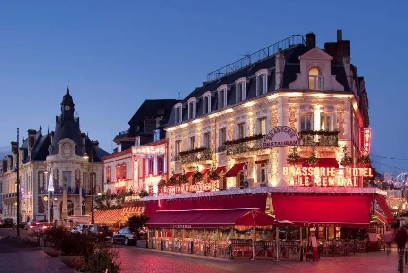 Hôtel Le Central - Image 1