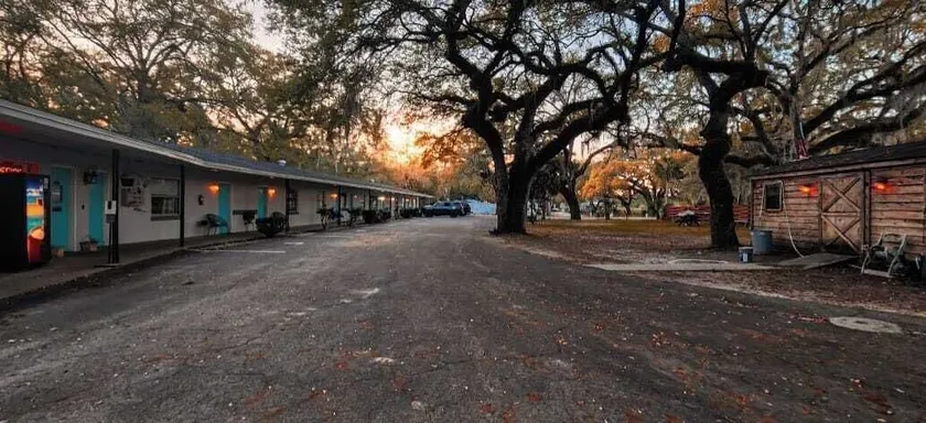Cindy’s Motel & RV Park - Image 1