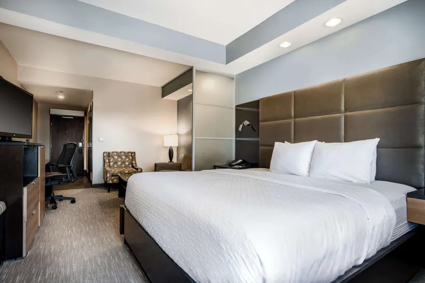Best Western Premier Bryan College Station - Image 1