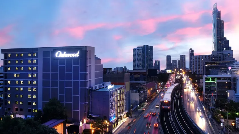 Oakwood Hotel & Residence Bangkok - Image 1