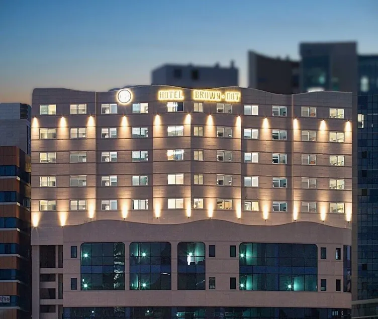 Brown Dot Hotel Jinju - Image 1