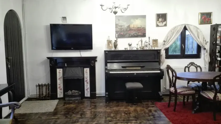 Lili's House - Image 1