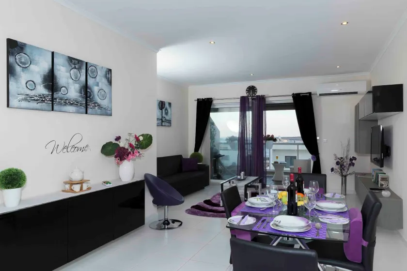 Sea View 2 Bed Apartment close to beach Hpi6768 - Image 1