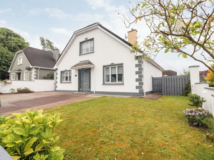 17 Clover Hill - Image 1