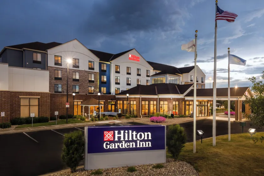 Hilton Garden Inn Sioux Falls South - Image 1