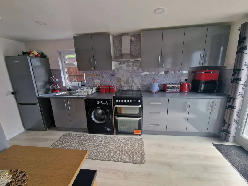 Cozy 2-bedroom Apartment in Tyseley, UK - Perfect City Retreat - Image 1