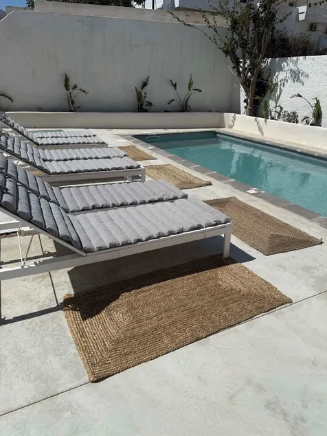 Tinion Hotel - Image 1