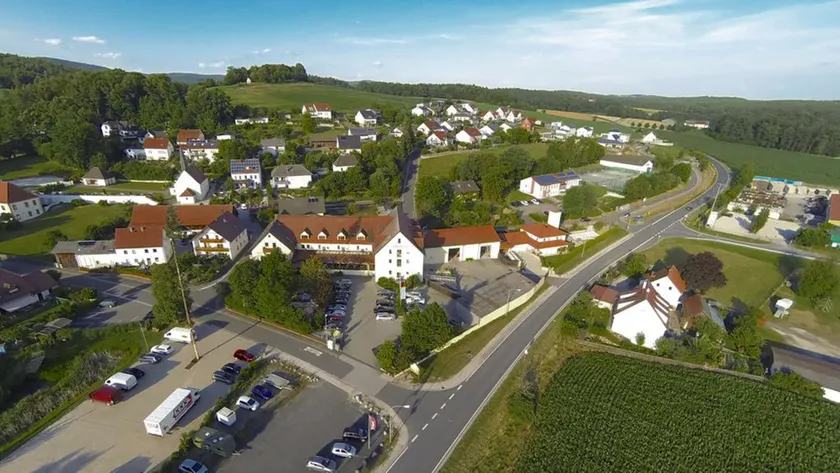Landhotel Aschenbrenner - Image 1