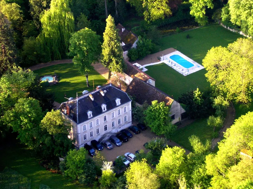 Château de Challanges - Image 1