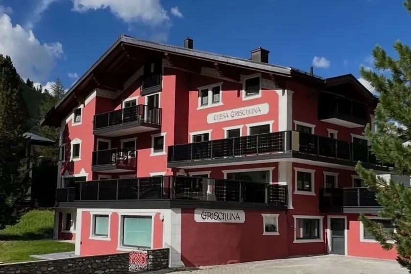 Aparthotel Grischuna - Image 1