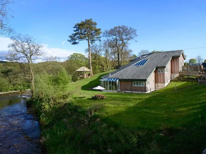 Black Burn Lodge - Image 1