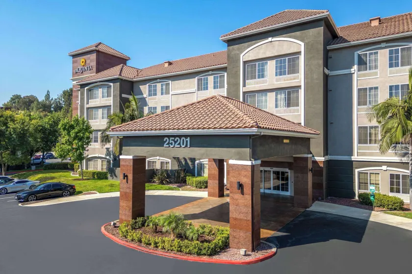 La Quinta by Wyndham Santa Clarita - Valencia - Image 1