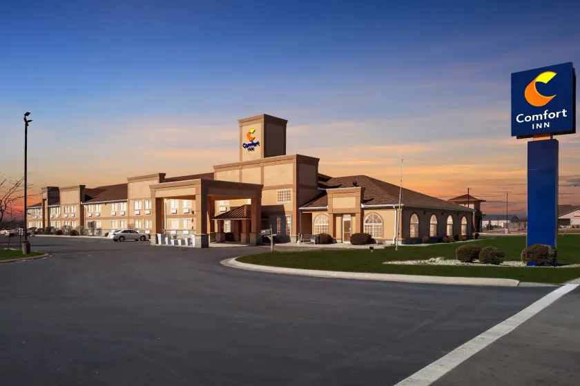Comfort Inn Near Ouabache State Park - Image 1
