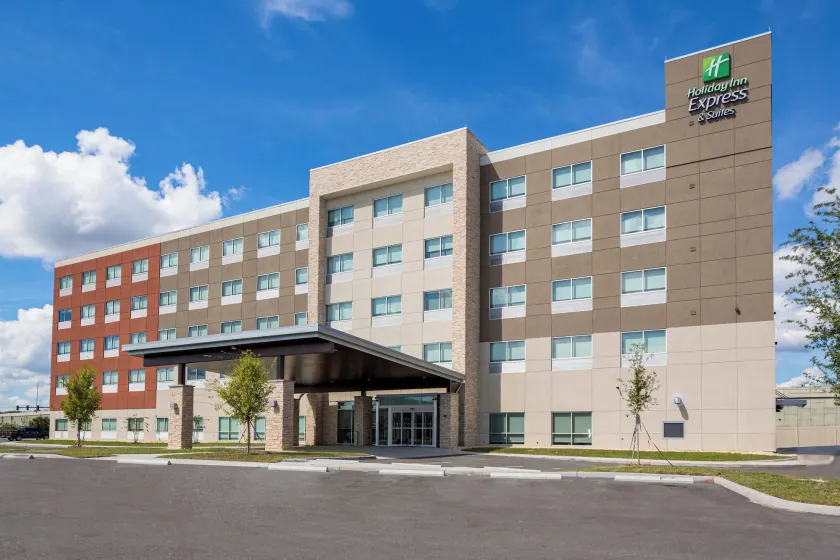 Holiday Inn Express & Suites Sanford - Lake Mary by IHG - Image 1