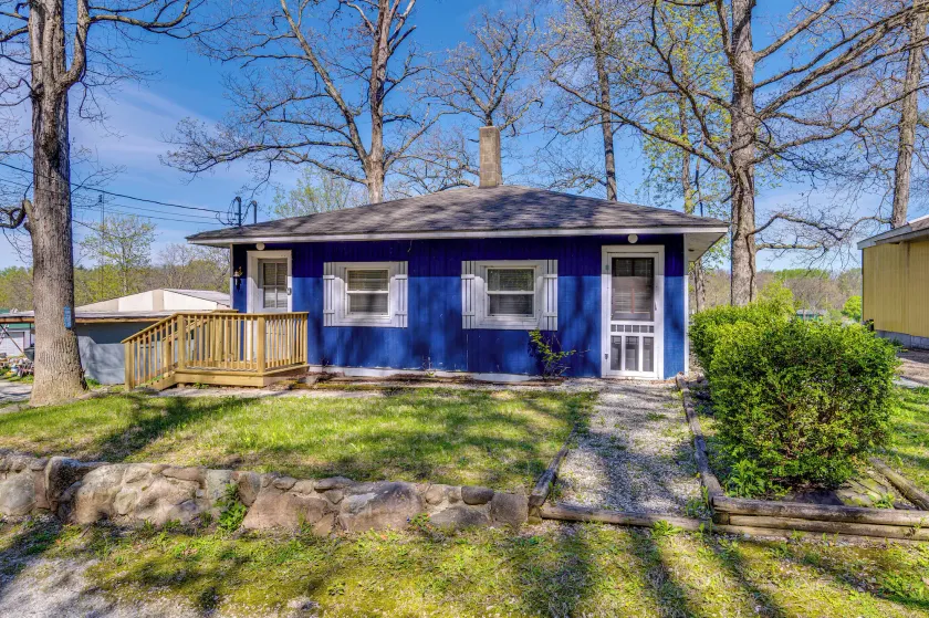 Waterfront Relaxation! Monticello Home w/ Deck - Image 1