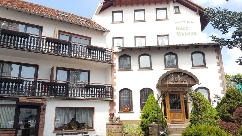 Hotel Burg Waldau - Image 1