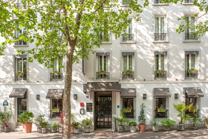 Hôtel De La Porte Dorée - Image 1