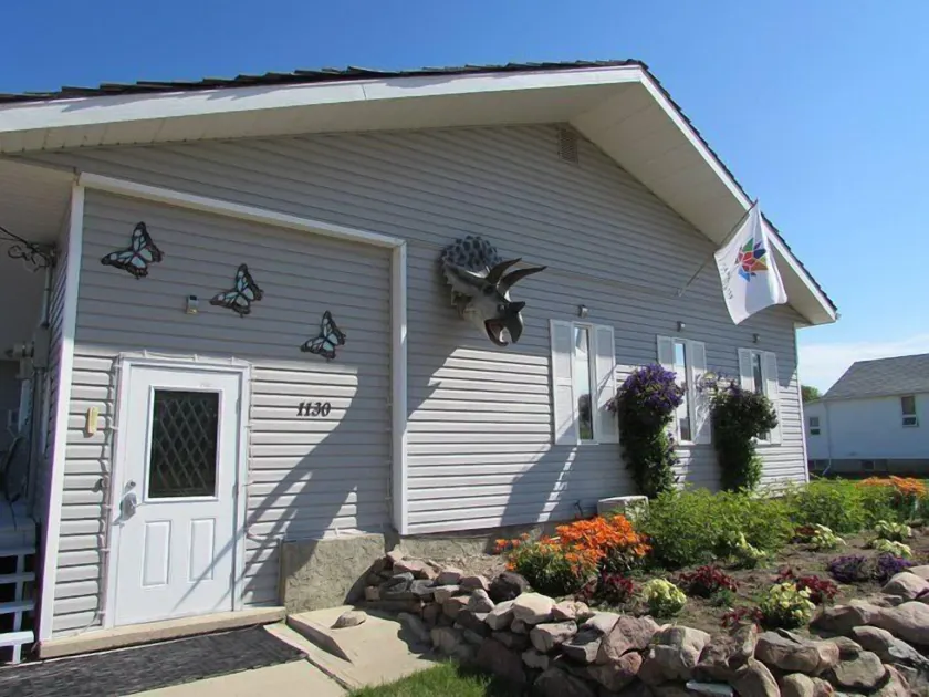 NEWCASTLE COUNTRY INN - Image 1