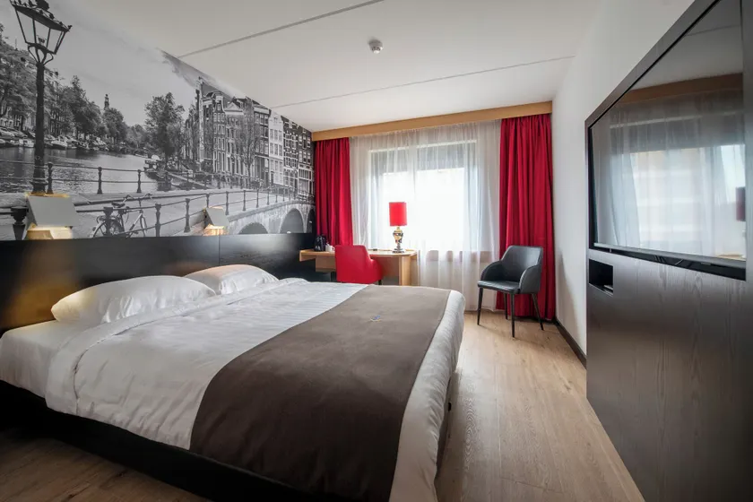 Bastion Hotel Leiden Voorschoten - Image 1