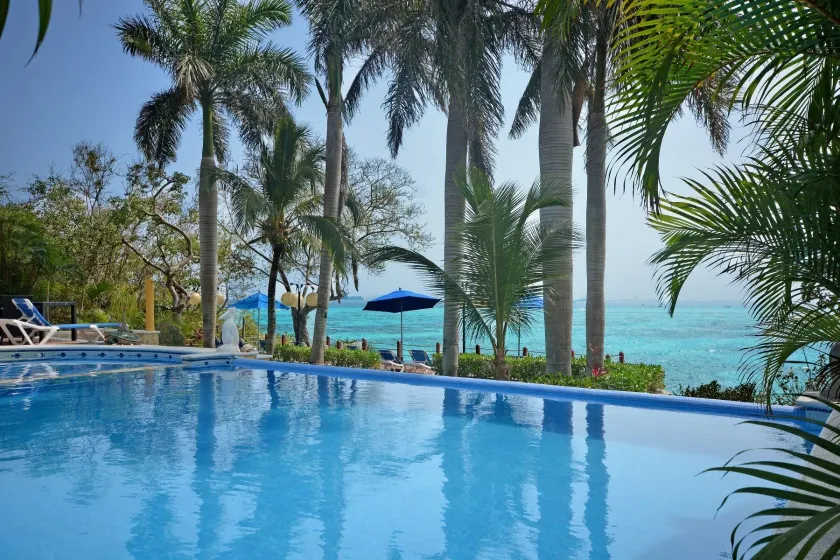 Hotel La Joya Isla Mujeres - Image 1