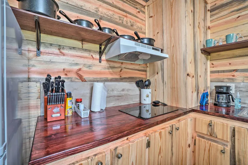 Updated Studio Cabin in Ozark w/ Yard & Mtn View - Interiør