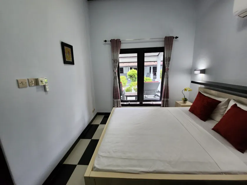 Bugbug Beach Resort - Zimmer