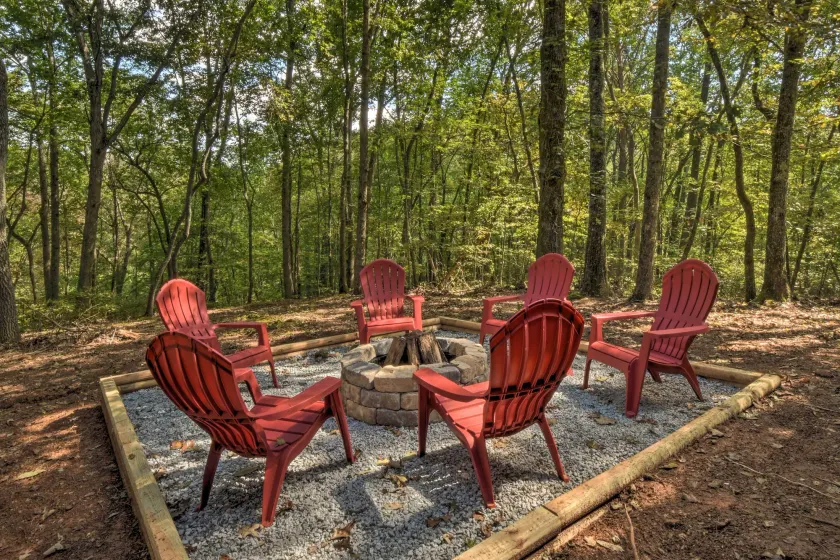 Blue Ridge Cabin: Hot Tub, Fire Pit & Grill! - Interior