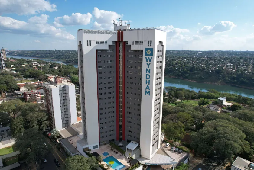 Wyndham Golden Foz Suítes - Image 1