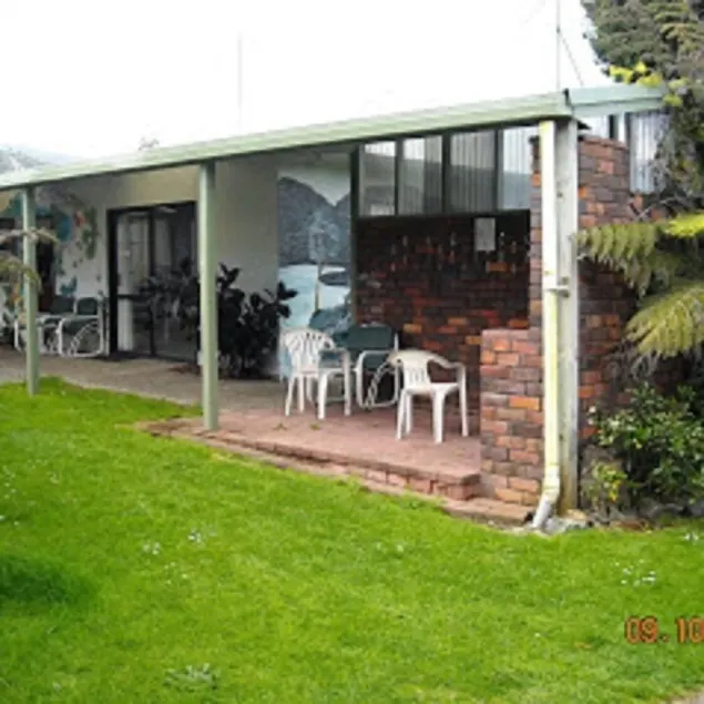Tidewater Motel & Tourist Park - Image 1