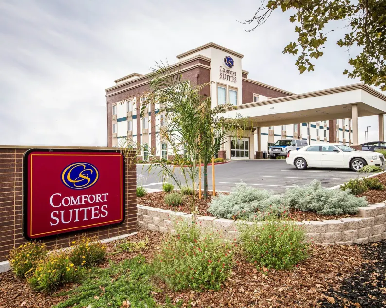 Comfort Suites Woodland - Sacramento Airport - Image 1
