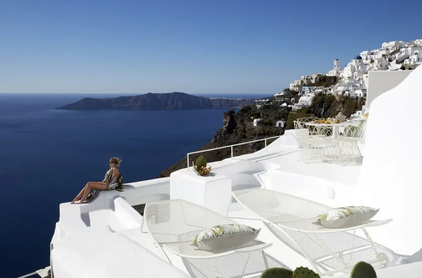 Gitsa Cliff Luxury Villa - Image 1