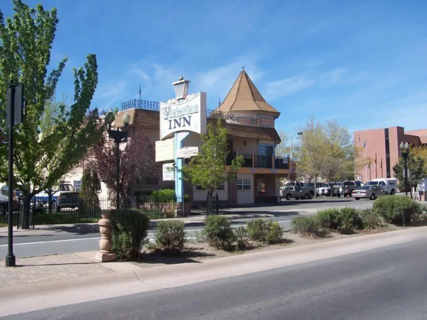 Victorian Inn - Image 1
