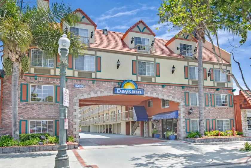 Days Inn by Wyndham Los Angeles LAX South Bay Beach City LA - Image 1
