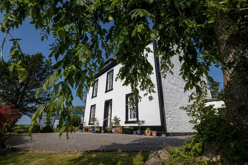 Craigmount - Image 1