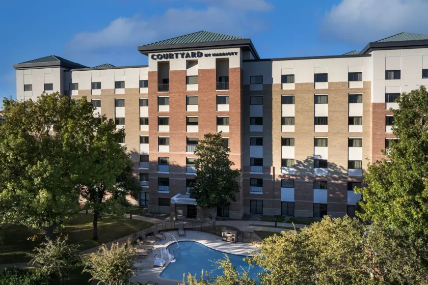 Courtyard Dallas Addison Quorum Drive - Image 1