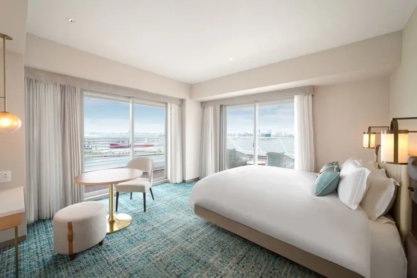 Kobe Meriken Park Oriental Hotel - Image 1