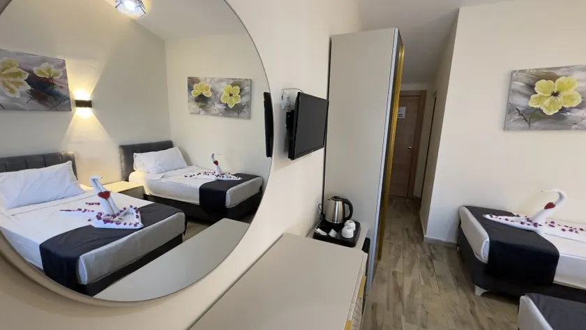 Side Alya Hotel - Image 1