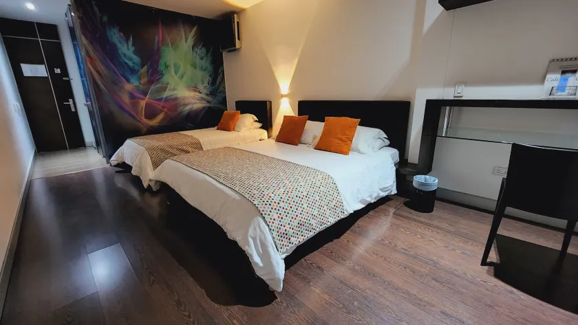 Hotel Austral Suites - Image 1